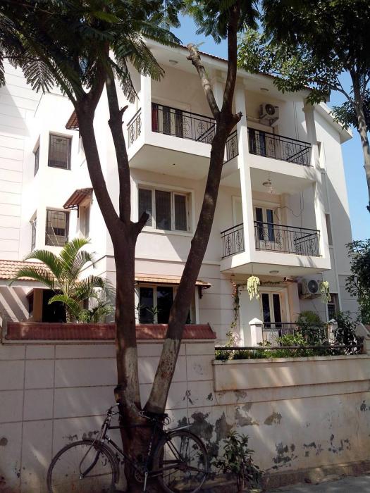 Vaswani Golf Vista Jacaranda