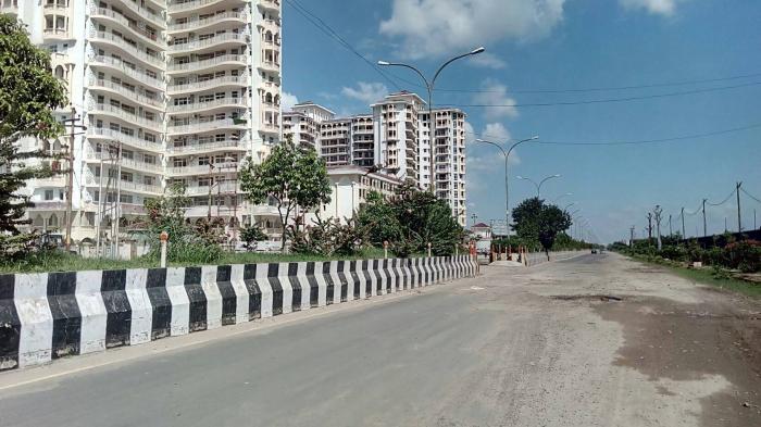 Unitech UGCC Amber - Under Construction