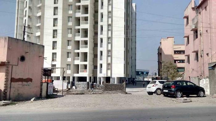 Majestique Imperia - Under Construction