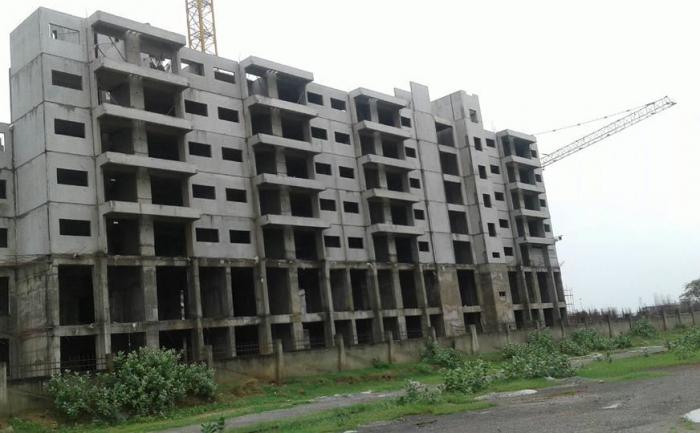 Supertech Golf Suites - Under Construction