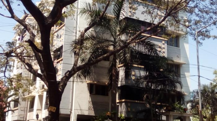 Sara Courtyard - Banner Image