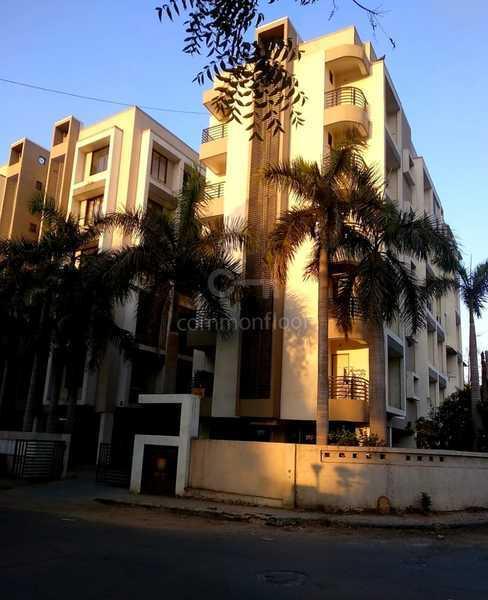 Sun Square Apartment - Banner Image