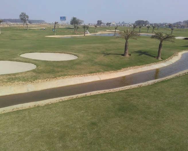 Supertech Golf Suites - Landscape