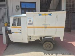 Loading KUKU E-Rickshawx only 6month old