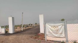 900 Sq. ft Plot for Sale in Yamuna Expressway, GreaterNoida