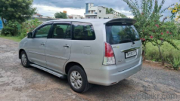 Used Toyota Innova 2011 Model Images