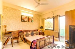 4+ BHK PG BuilderFloor for Women  in Sector BETA I, GreaterNoida