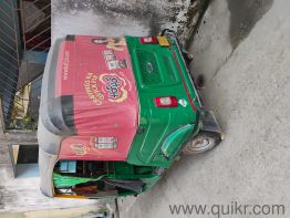 Bajaj compact cng autorickshaw 2023